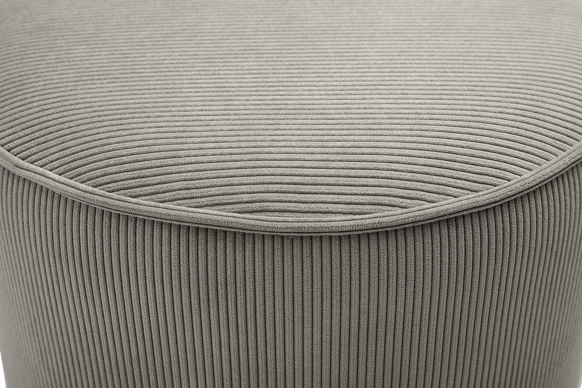 Pouf rond en velours c�tel� taupe, gros plan sur la texture.