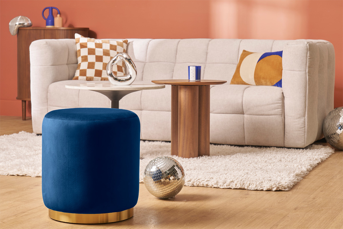 Pouf rond en velours bleu marine et m�tal dor� D40 cm AMAYA