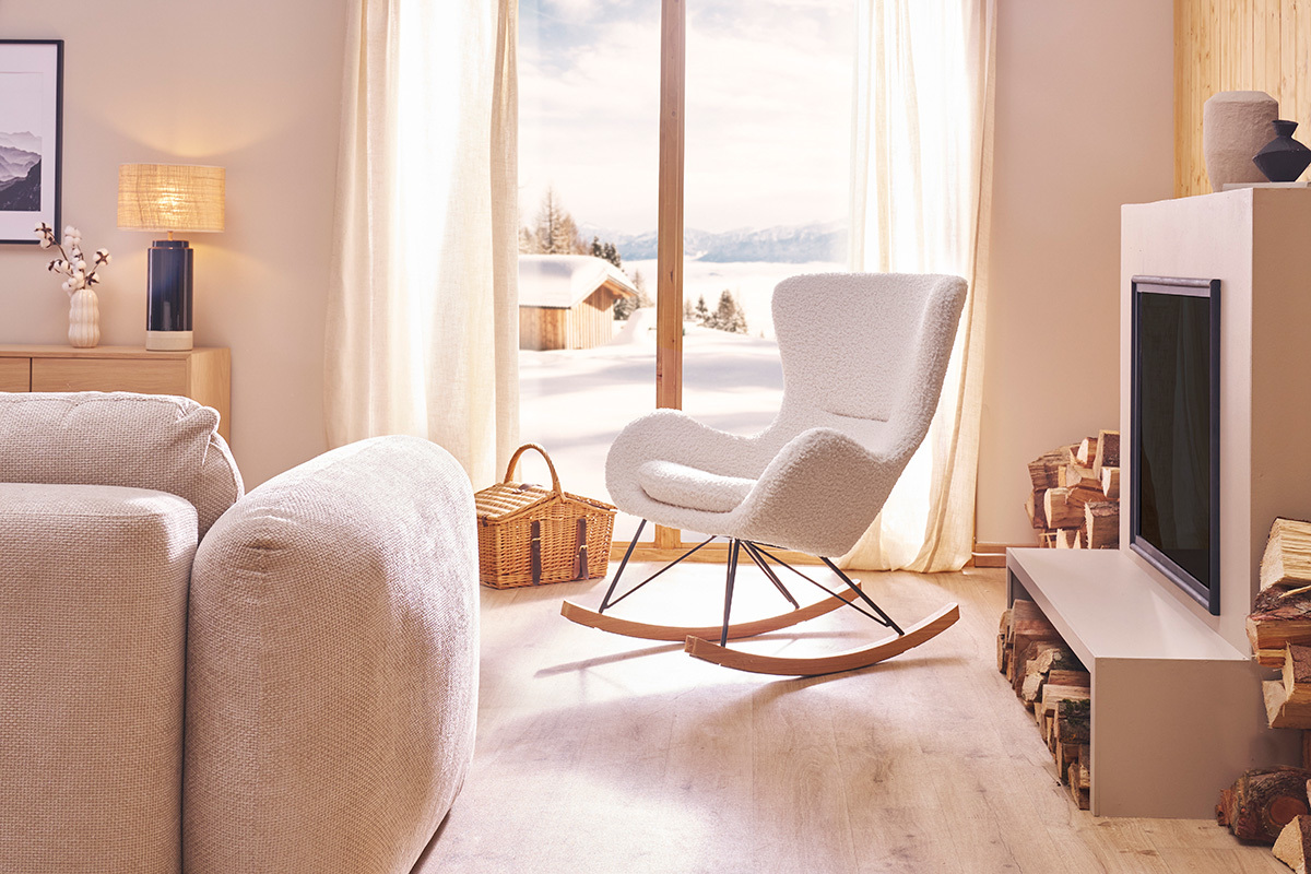 Rocking chair scandinave en tissu effet peau de mouton blanc, m�tal noir et bois clair  ESKUA