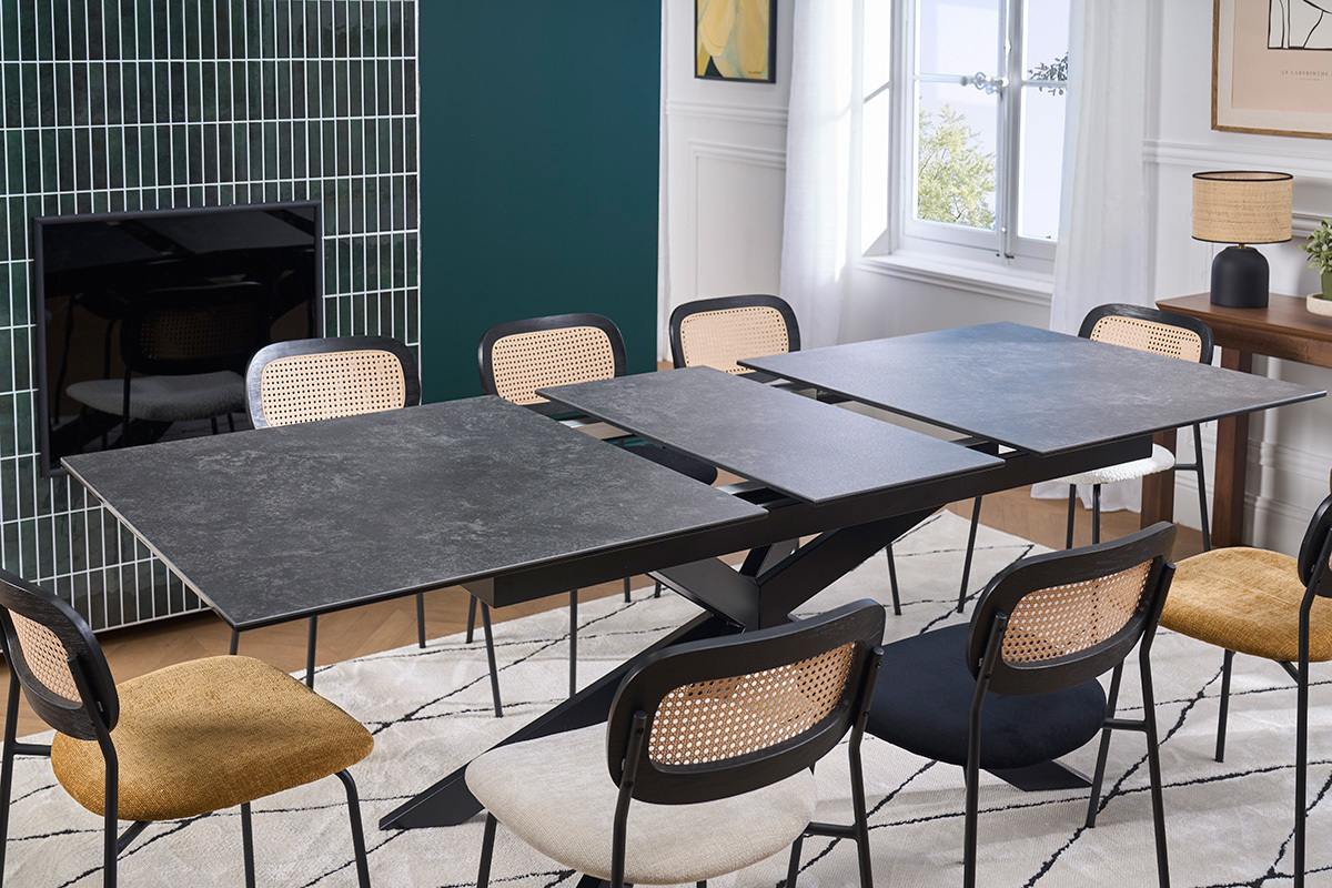 Table � manger extensible en c�ramique noire et m�tal L168-210 cm MELZA