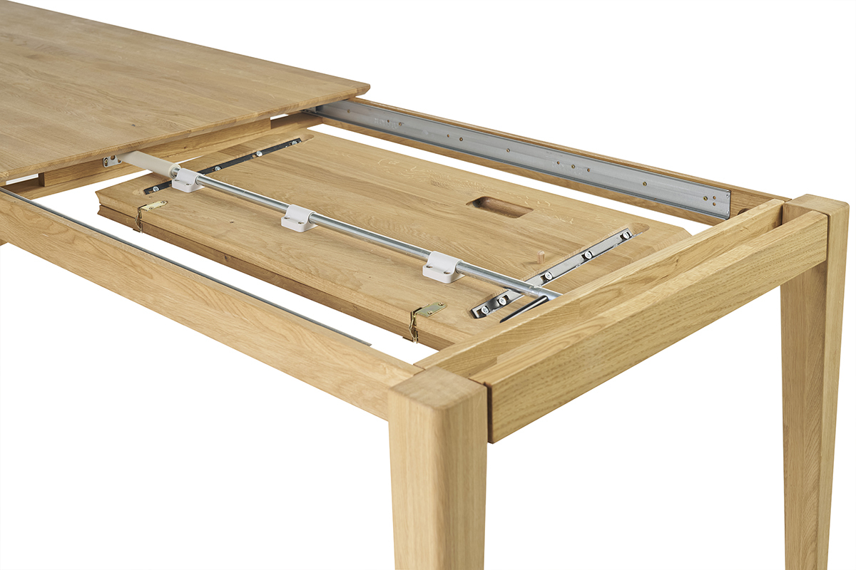Table � manger rectangulaire extensible rallonge int�gr�e en bois clair ch�ne massif L160-245 cm NELYA