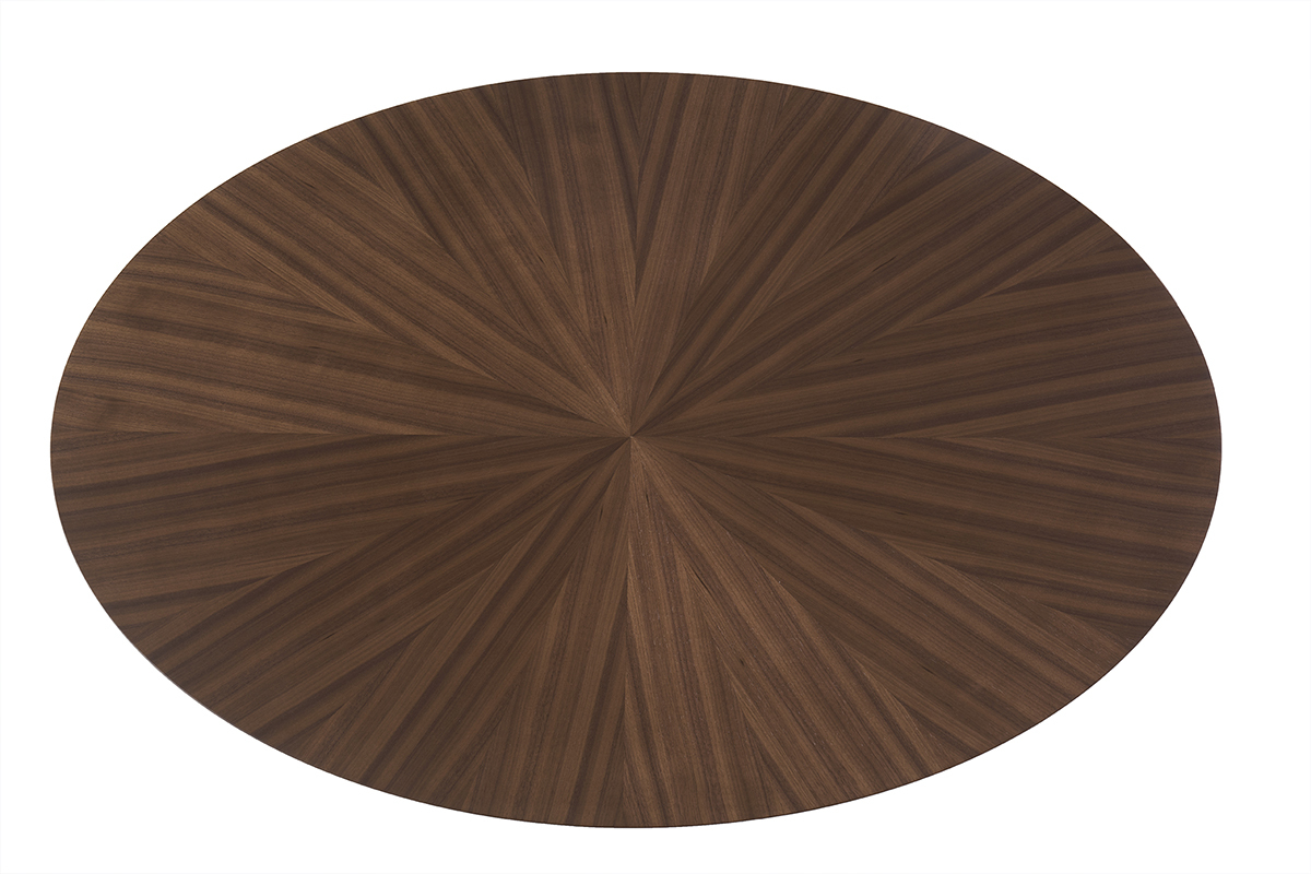 Table basse ovale en bois de noyer fonc�, vue de haut