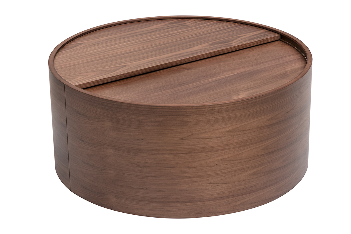 Table basse ronde en noyer avec plateau pivotant, vue de 3/4.