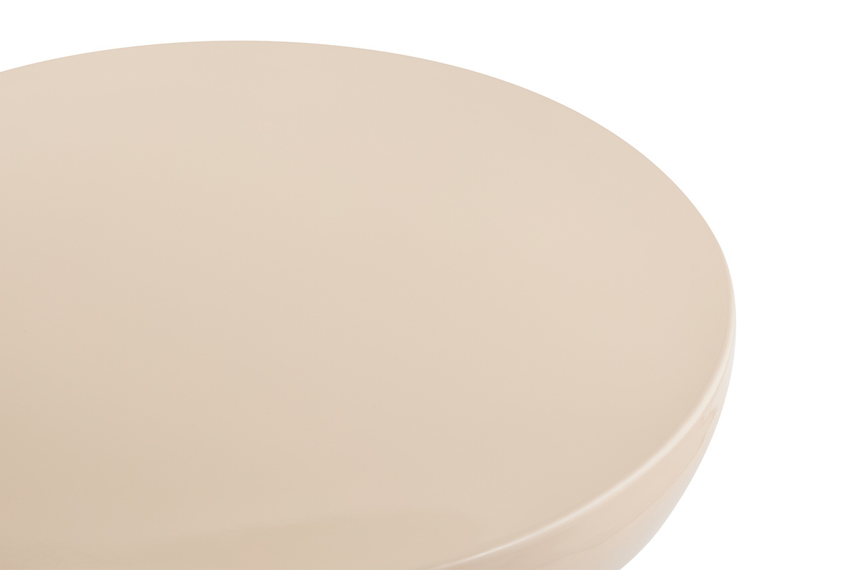 Vue du dessus d'une table basse ronde en m�tal �maill� beige, diam�tre 59 cm.