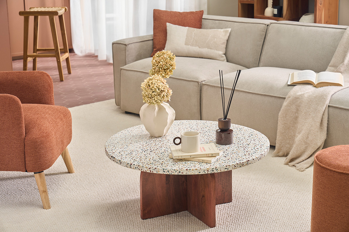 Table basse ronde en terrazzo et bois fonc� manguier massif D79.5 cm NESSA