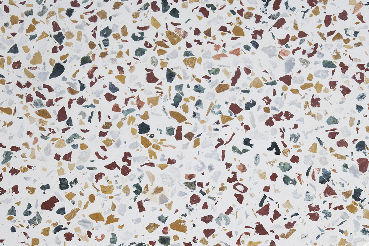 Table d'appoint design ronde en terrazzo et m�tal dor� D40 cm MEZZO