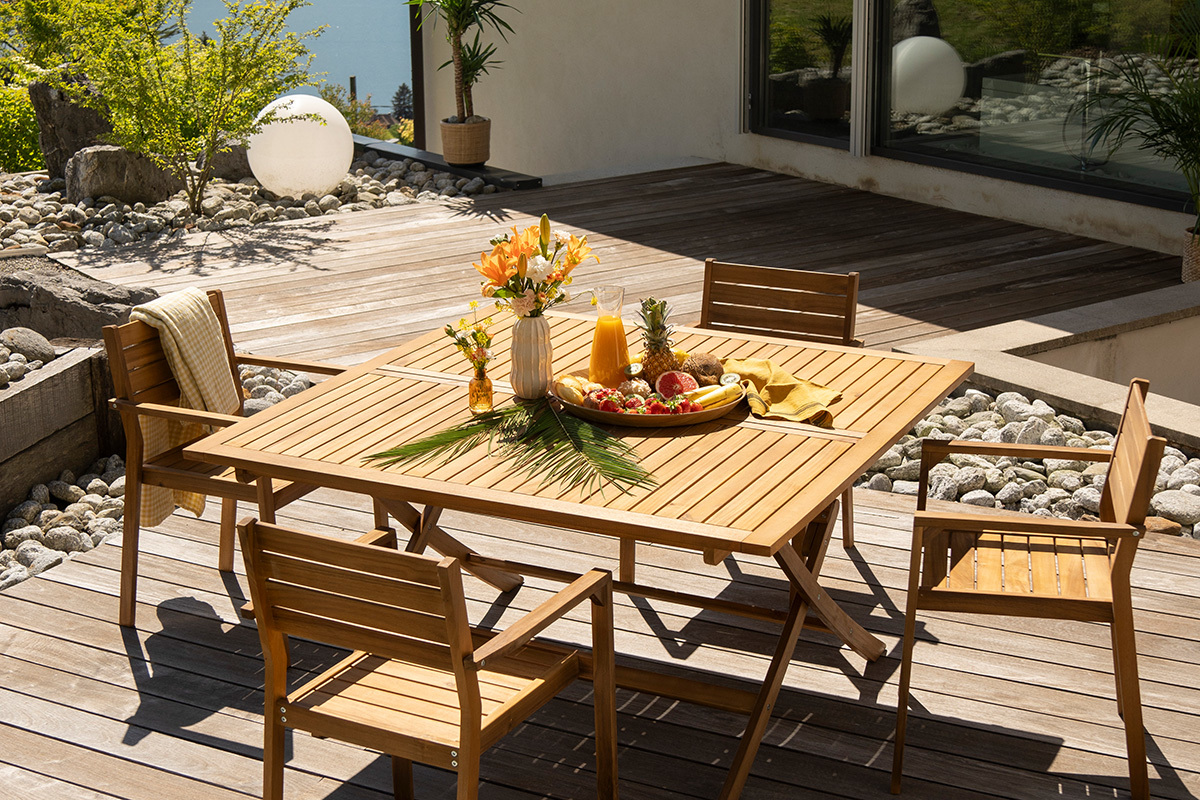 Table de jardin pliante carr�e en bois massif L140 cm SANTIAGO