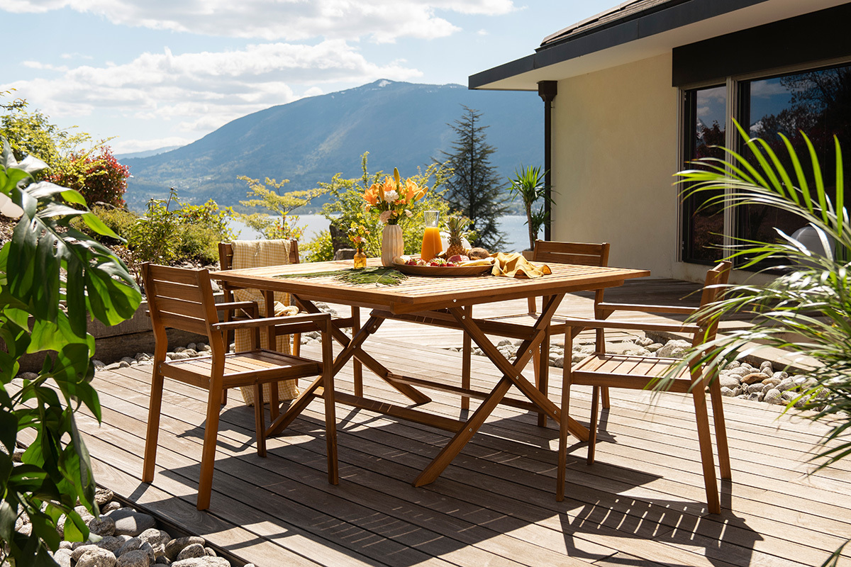 Table de jardin pliante carr�e en bois massif L140 cm SANTIAGO