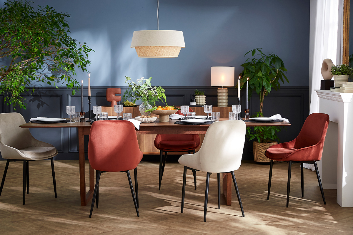 Table extensible rallonges int�gr�es rectangulaire en bois fonc� noyer L160-240 cm LAHO