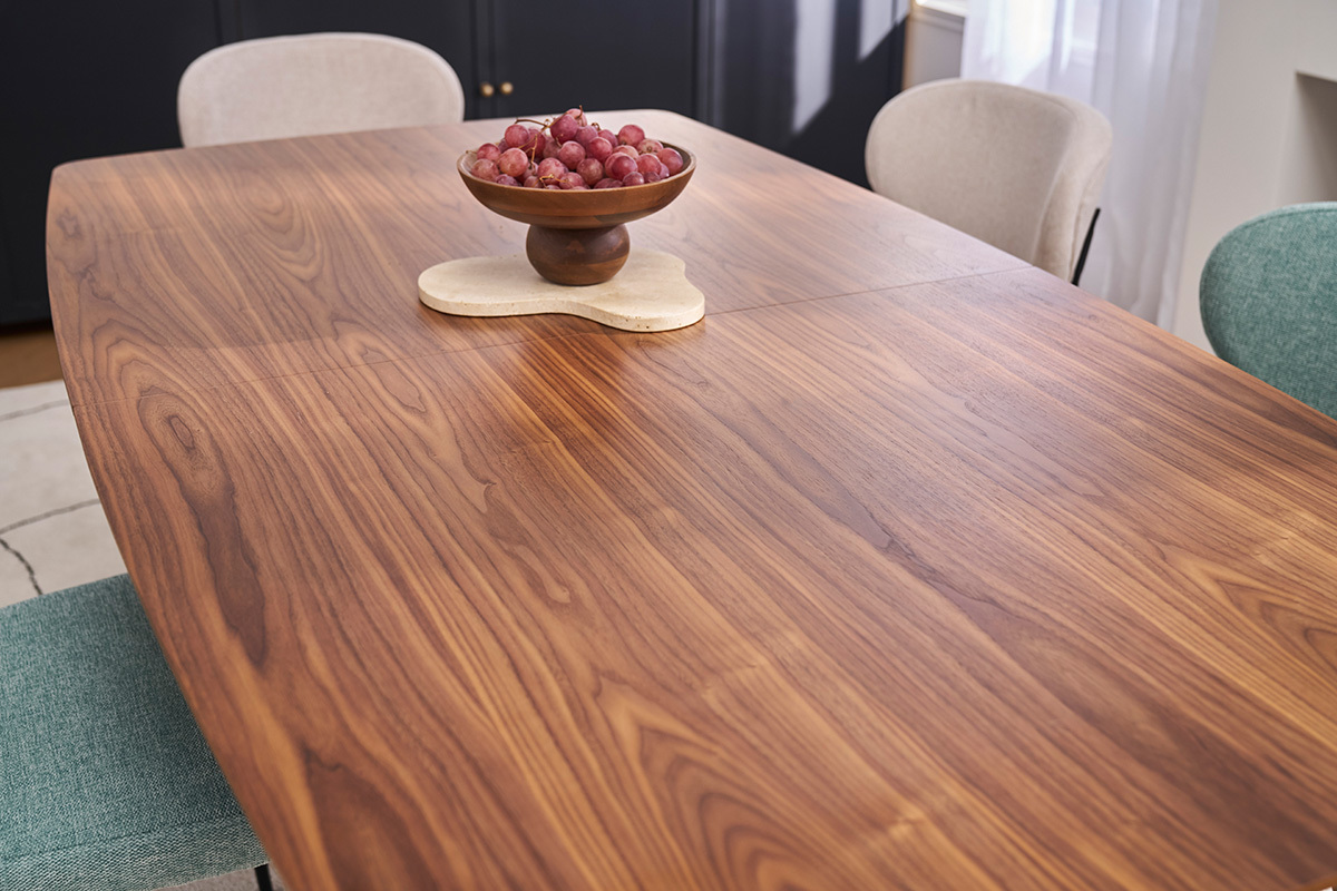 Table extensible rallonges int�gr�es rectangulaire en bois fonc� noyer L180-230 cm FIFTIES