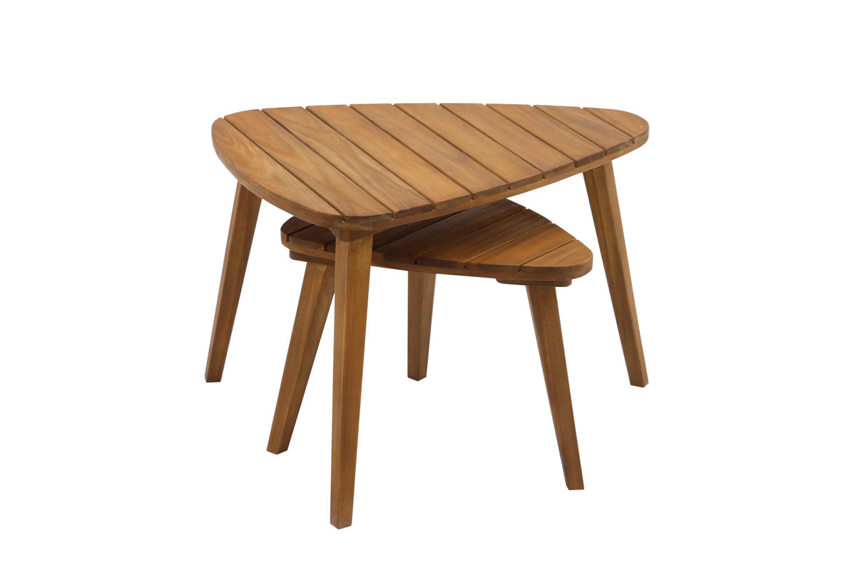 Ensemble de 2 tables basses gigognes en bois massif, avec une table plus petite int�gr�e sous la plus grande.