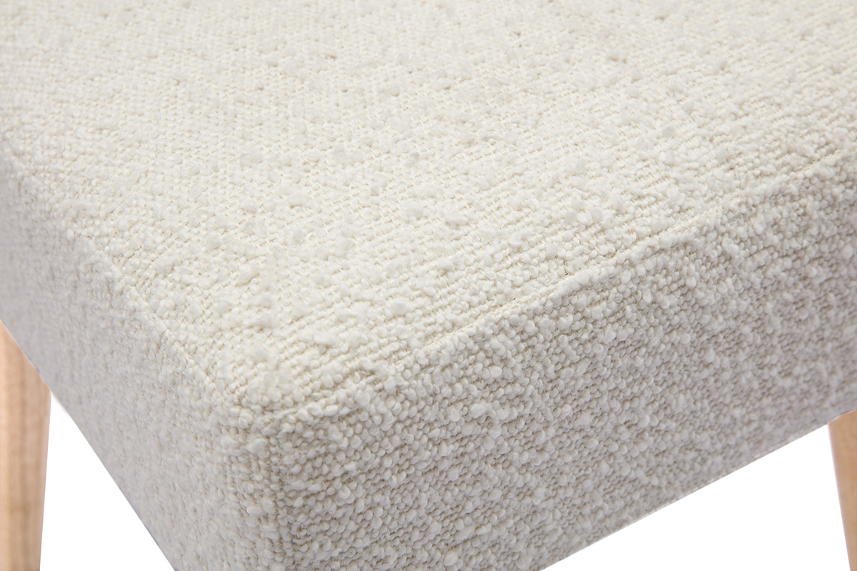 Tabouret bas en tissu effet laine boucl�e blanc et bois clair massif H46 cm GUESTA