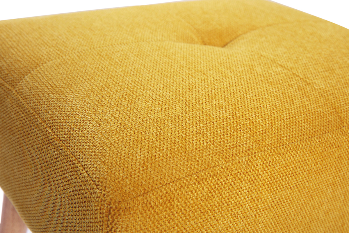 Tabouret bas en tissu effet velours textur� jaune moutarde et bois clair massif H46 cm GUESTA