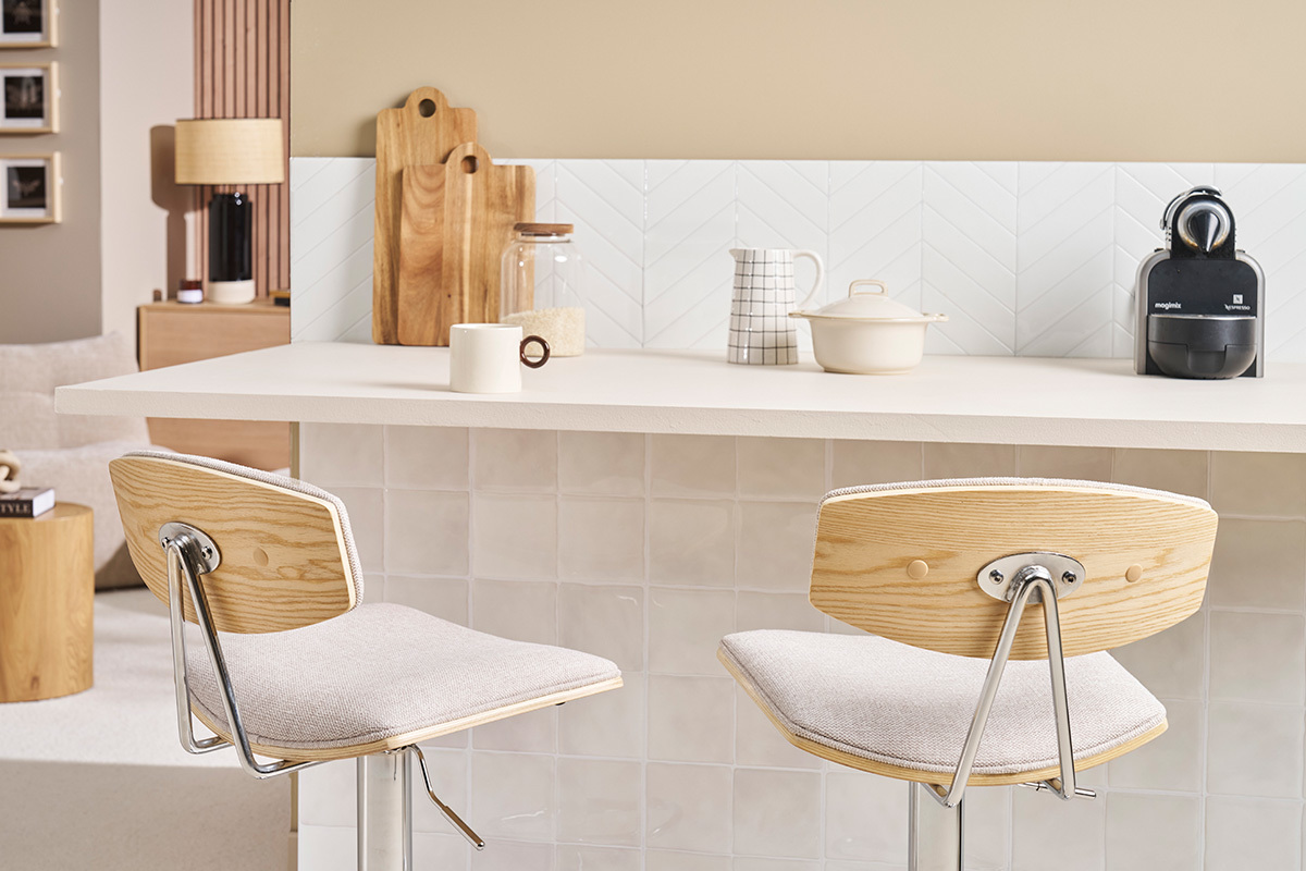 Tabouret de bar design r�glable en tissu effet velours textur� beige et m�tal VASCO
