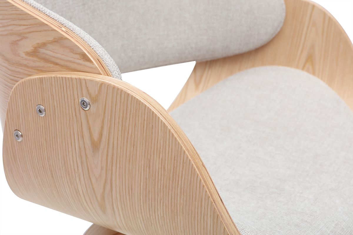 D�tail d'un tabouret de bar pivotant en tissu beige et bois clair, vue de pr�s.