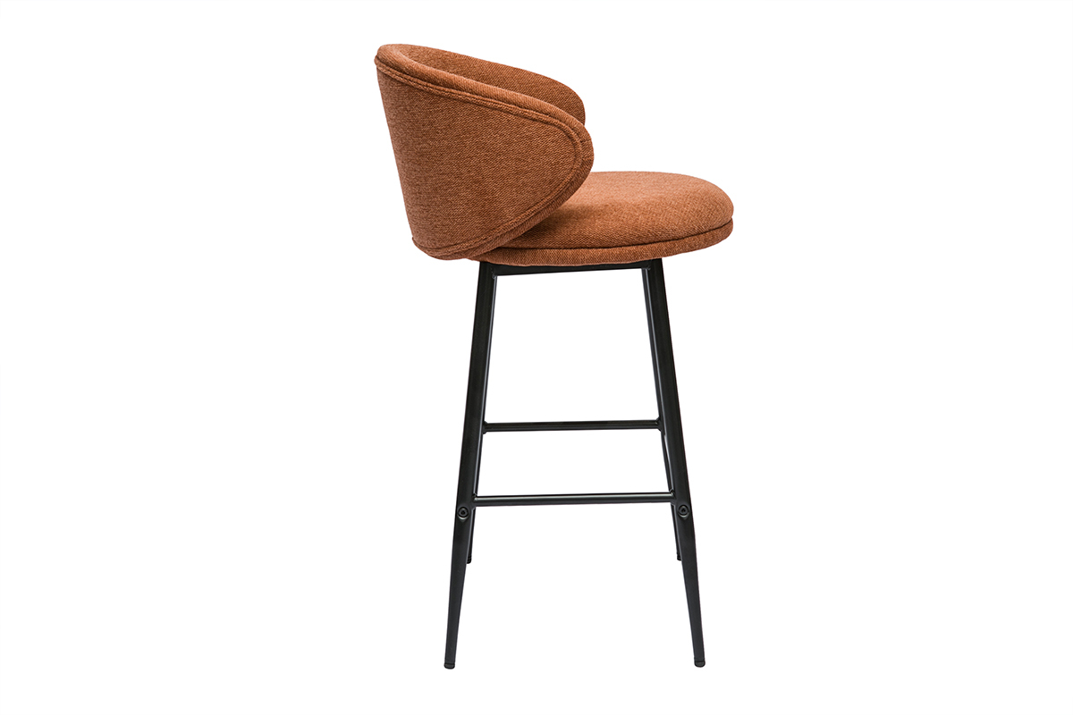 Tabouret de bar en velours terre br�l�e et m�tal noir, vue de c�t�.