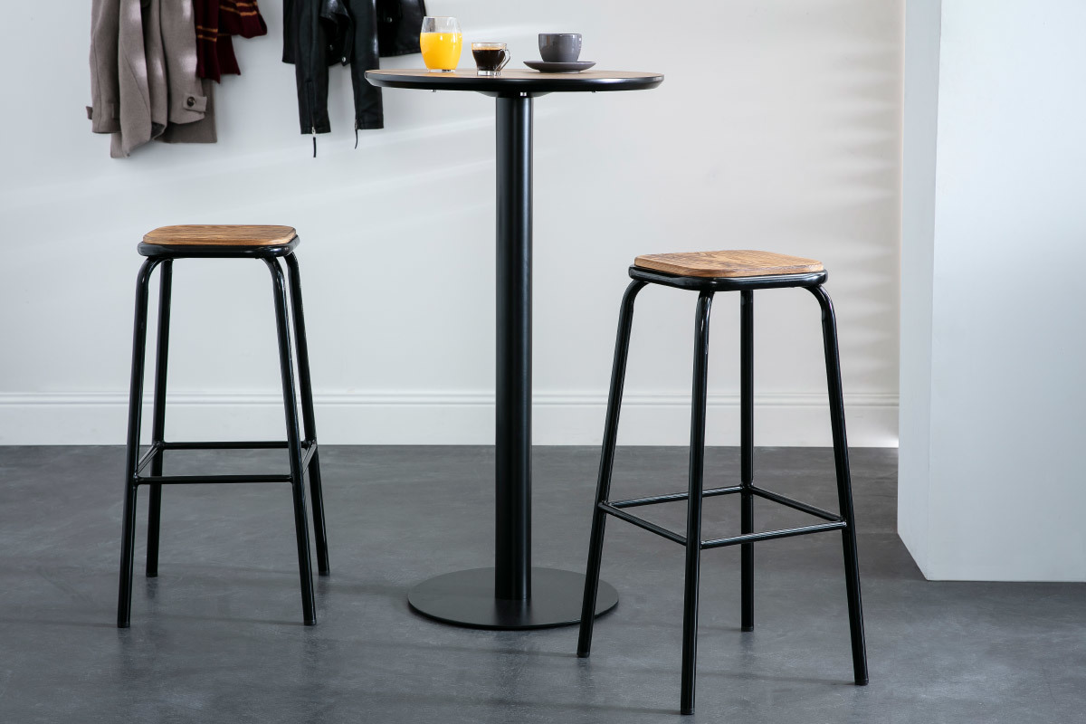 Tabourets de bar empilables noir et bois fonc� H77.5 cm (lot de 2) MEMPHIS