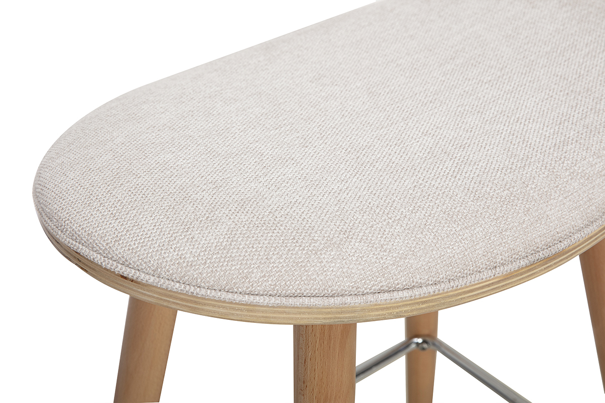 Tabouret de bar en tissu beige effet velours et bois clair, vue de dessus.