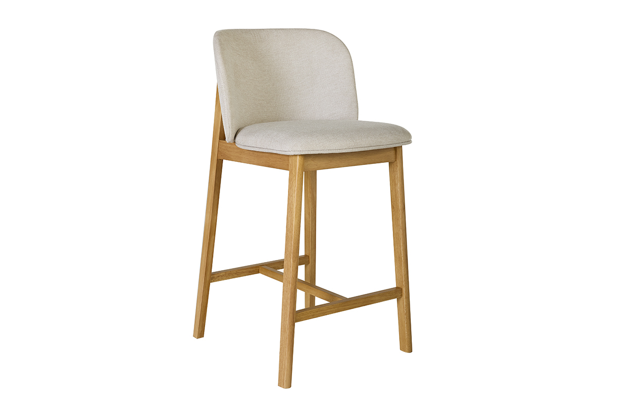 Tabouret de bar TIEGA en tissu beige et bois clair, vue de 3/4.