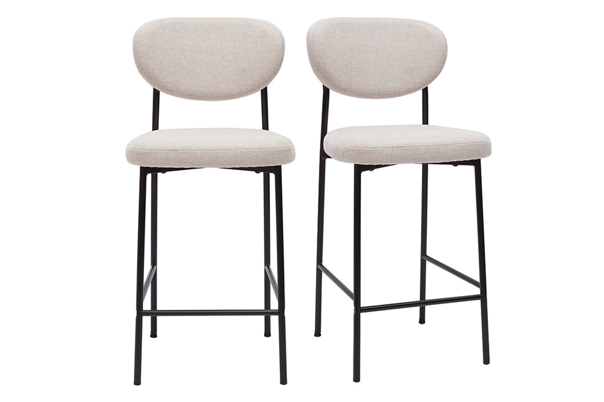 Deux tabourets de bar en tissu beige avec pi�tement en m�tal noir, vue de face.