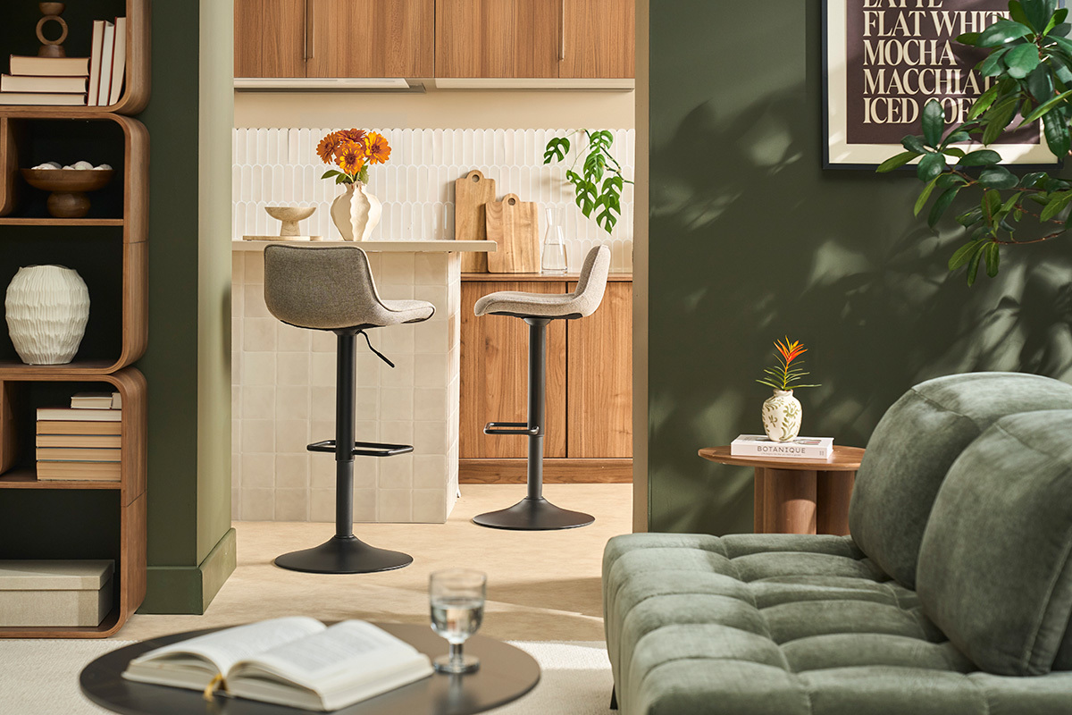 Tabourets de bar r�glables pivotants 360� en tissu taupe et m�tal noir (lot de 2) BOOST