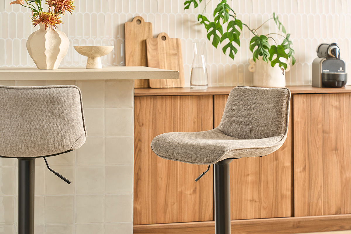 Tabourets de bar r�glables pivotants 360� en tissu taupe et m�tal noir (lot de 2) BOOST