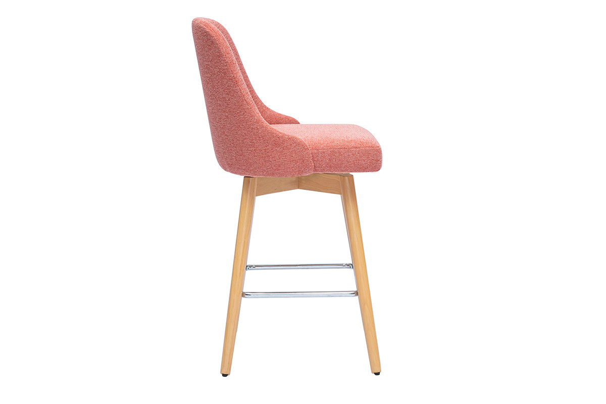Tabouret de bar scandinave terracotta vu de c�t� avec pieds en bois h�tre et repose-pieds m�tallique.