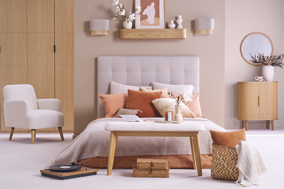 T�te de lit capitonn�e en tissu beige clair naturel L140 cm HALCIONA