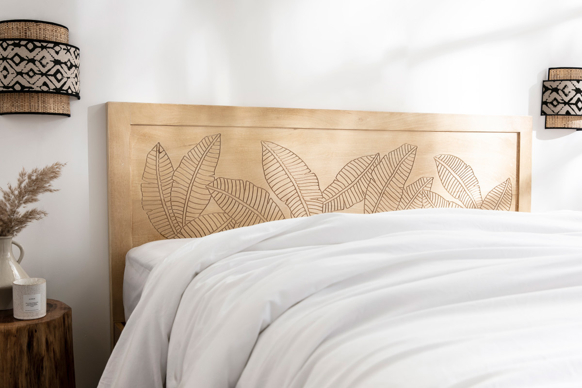 T�te de lit en bois manguier massif grav� L165 cm VIBES